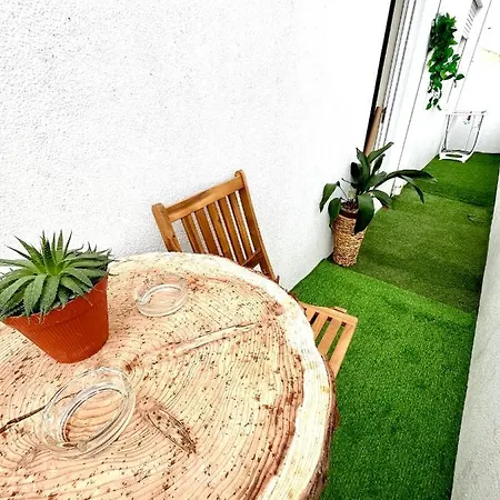 Lc-house Guest house *